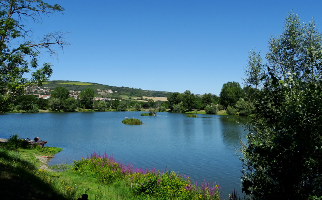 © Plan d'eau de Cournon-d'Auvergne