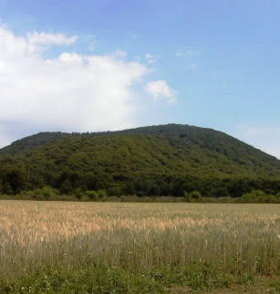 Le puy de Louchadière (vue depuis le village de Beauregard)